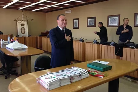 Carmiano, Mazzotta Svela la Verità: Contro Erroi, Documenti e Atti Parlano