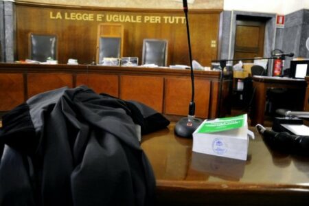 Lecce: 44enne condannato a 7 anni per abusi su figlia e nipote