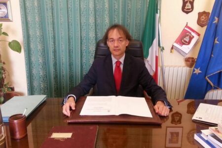 NARDÒ – UN COMUNE SULL’ORLO DEL BARATRO: MELLONE E IL DEBITO CHE CRESCE, MENTRE RISI CHIEDE RISPOSTE PER I CITTADINI