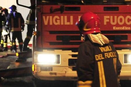 Galatone, auto in fiamme: intimidazione contro la famiglia dell’assessora Dorato. Il sindaco Filoni: “Un gesto vile, la città reagirà unita”